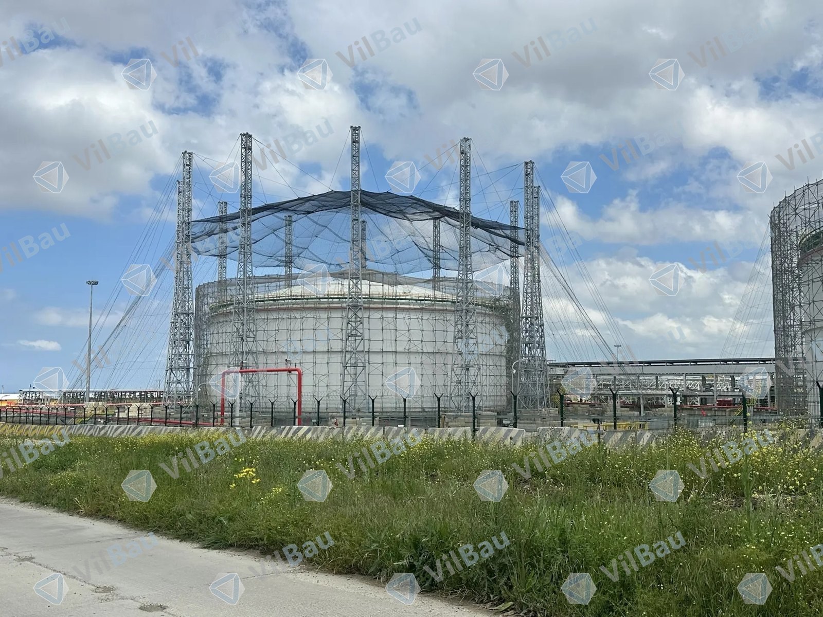 Купол над резервуаром, вид снизу