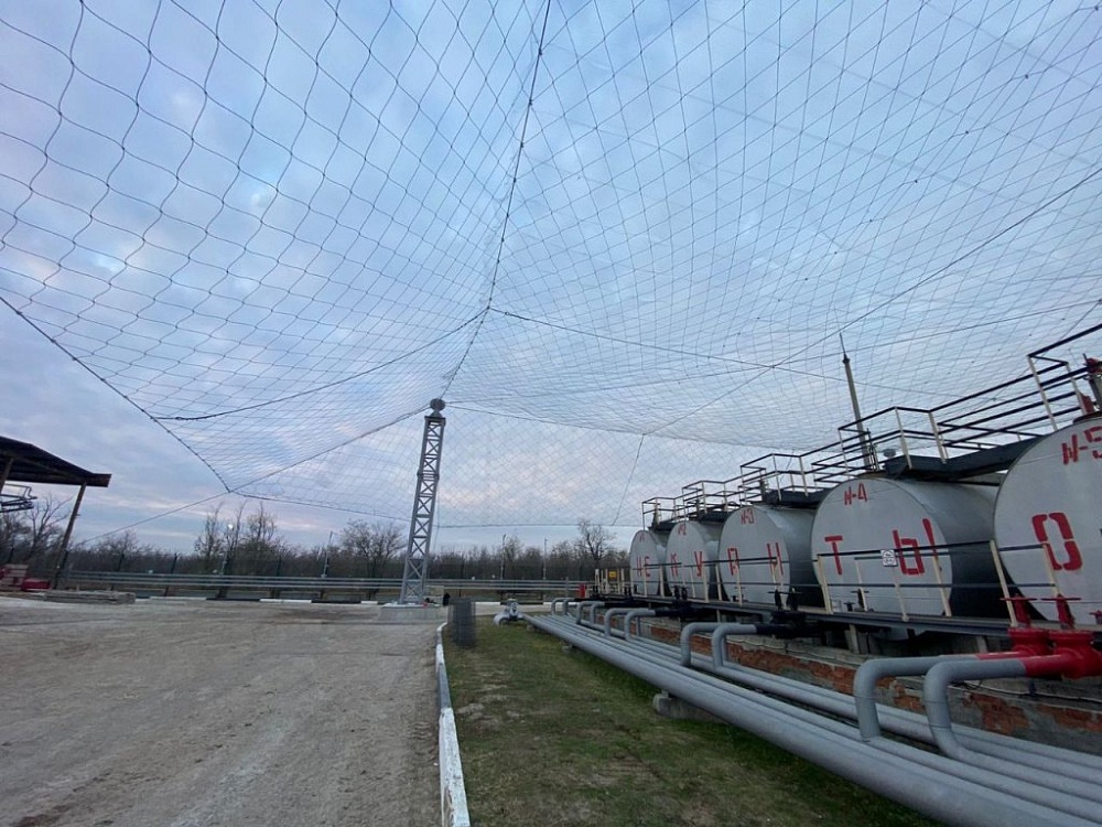 Антидроновая защита резервуарного парка нефтебазы